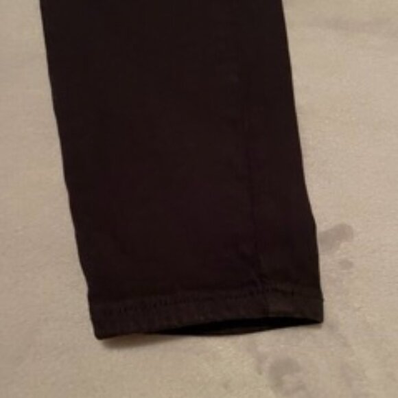 American Eagle size 00 short straight fit cargo style pitch black pant. - Picture 8 of 12